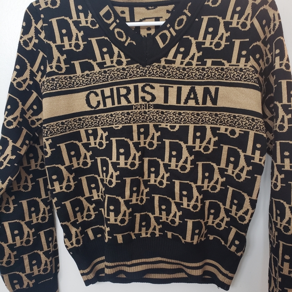 CD sweater